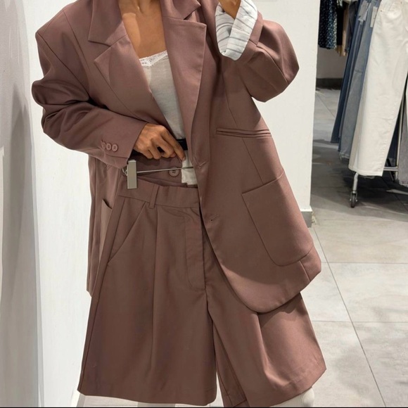 Mauve Blazer and Tailored Shorts Set - Picture 4 of 15